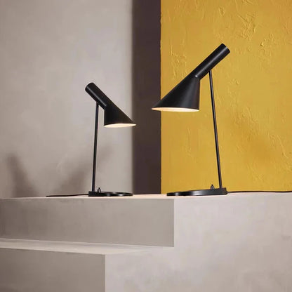 ChicLume - Modern Table Lamp Made of High Quality Metal