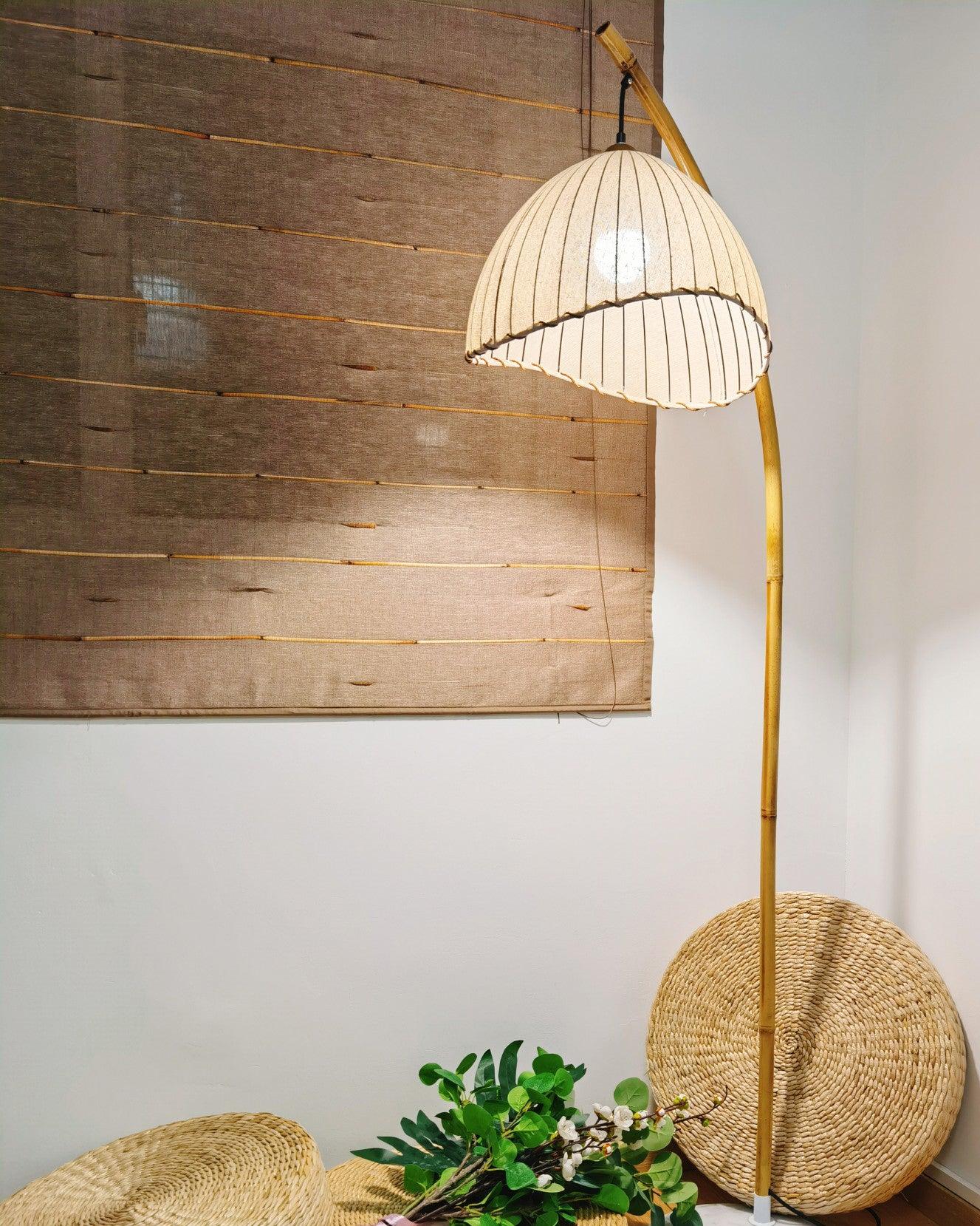 SakuraGlow - Elegant Bamboo Lamp