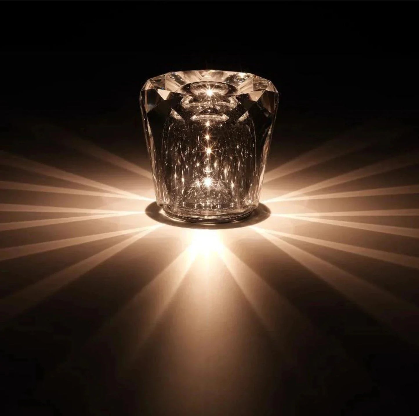 RefinedLight - Lamp with Iron and Crystal