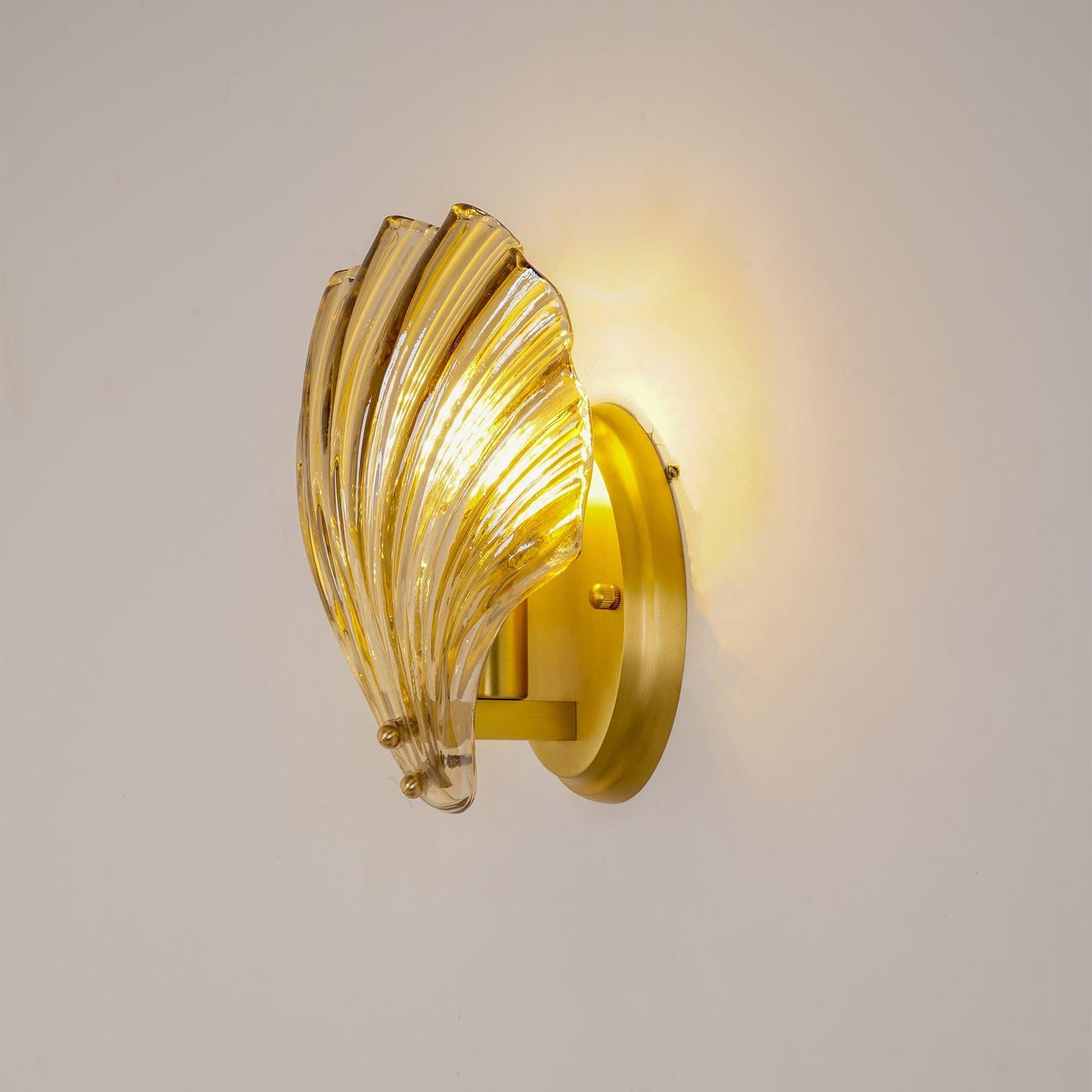 Shell Wall Lamp - Bring the Sea into Your Interior 