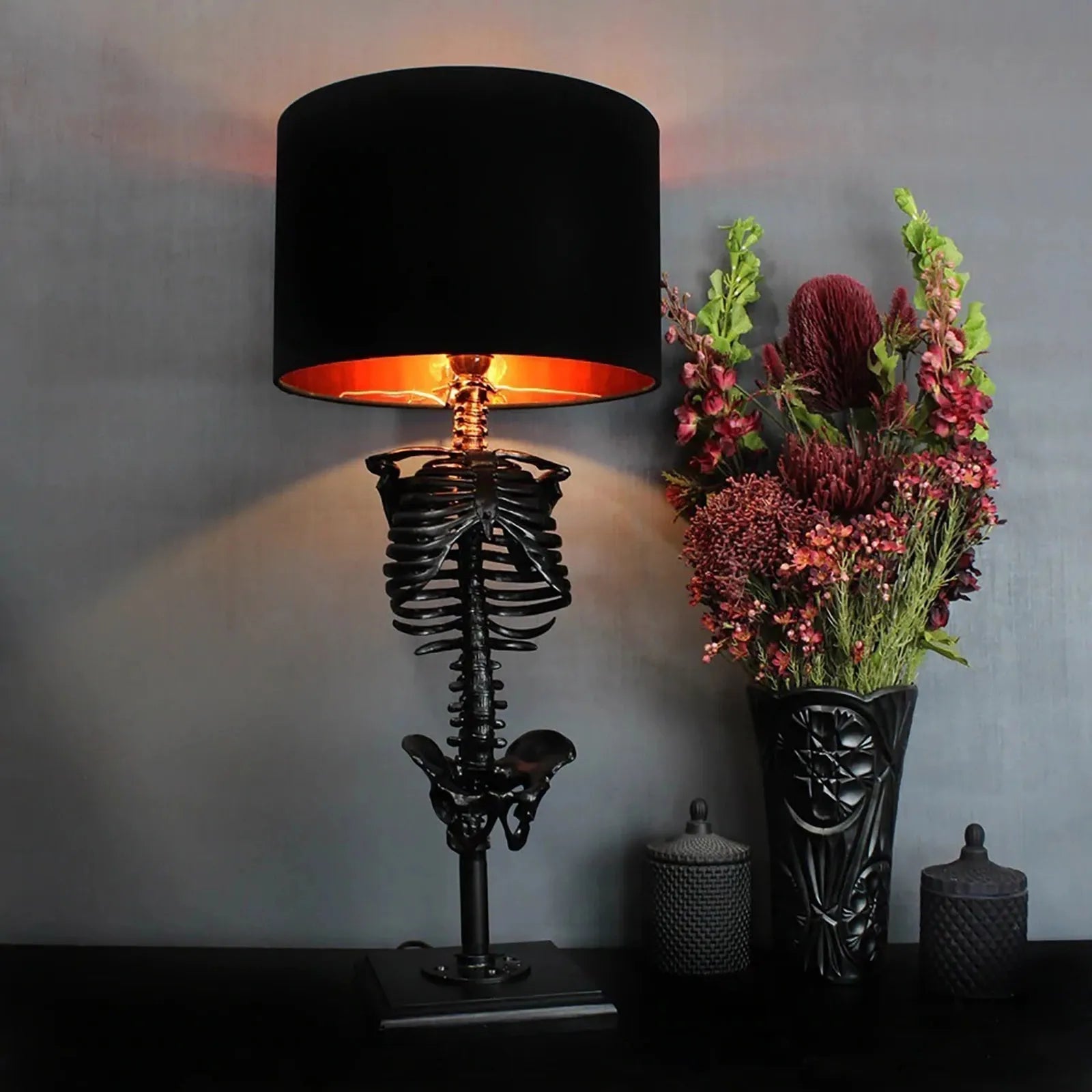 Skull-Table-Lamp-Skeleton-Horror-3D-Statue-Creative-Party-Ornament-Prop-Halloween-Home-Decoration-Atmosphere-Lamp.webp