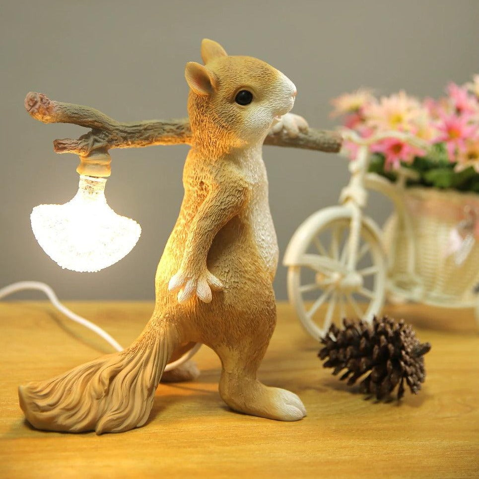 Nutlight – Cute Squirrel Lamp 