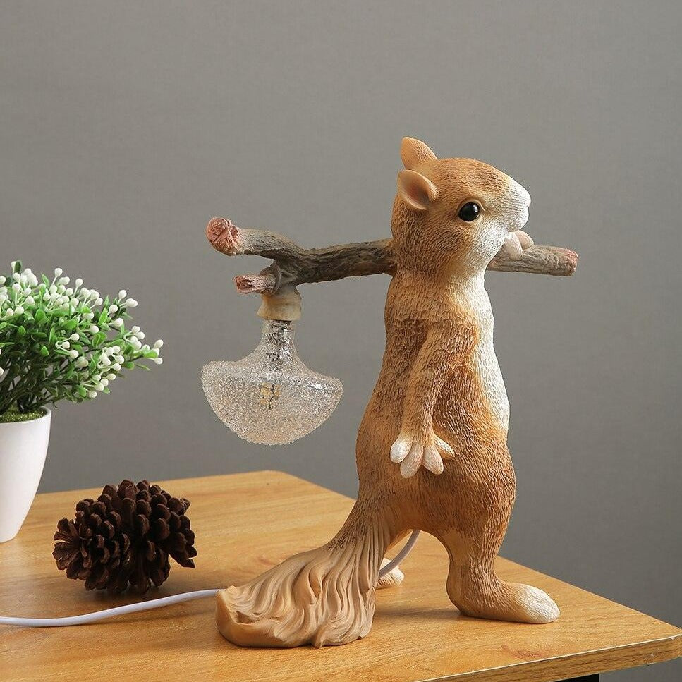 Nutlight – Cute Squirrel Lamp 