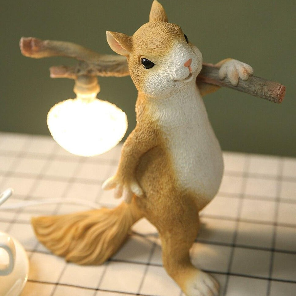 Nutlight – Cute Squirrel Lamp 