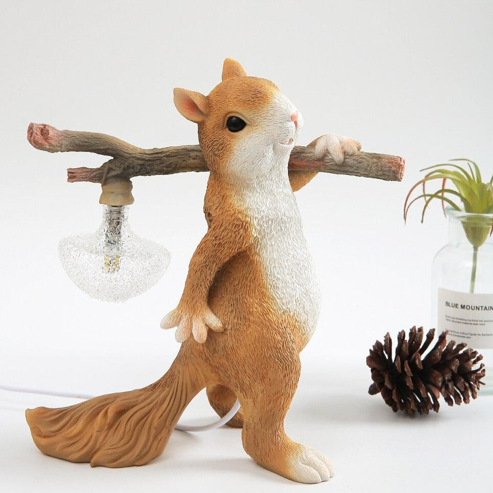 Nutlight – Cute Squirrel Lamp 