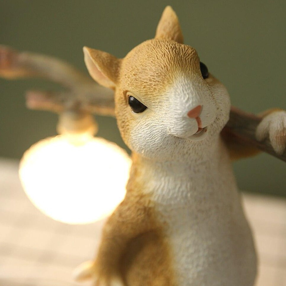 Nutlight – Cute Squirrel Lamp 