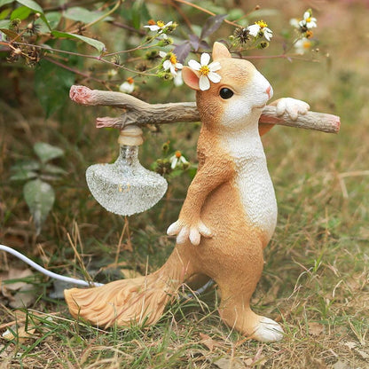 Nutlight – Cute Squirrel Lamp 