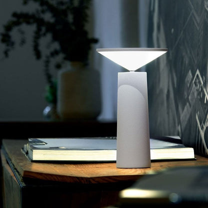 FlexiLight - Adjustable Table Lamp with Modern Design 