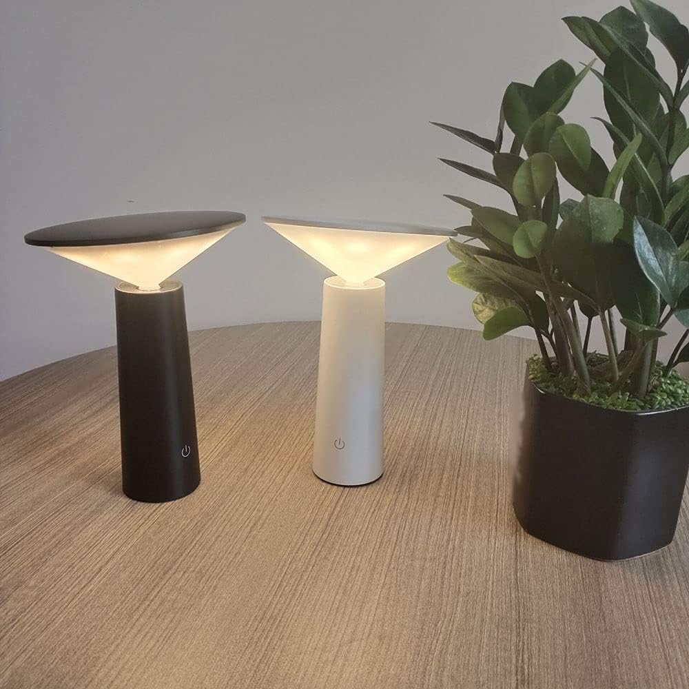 FlexiLight - Adjustable Table Lamp with Modern Design 