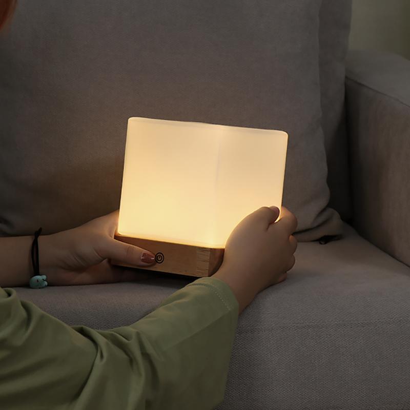 GloedCube - Wireless LED Table Lamps on Batteries for a Nordic Mini Desk Lighting