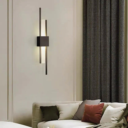 LuminArt - Stijlvolle Zwarte/Gouden LED Wandlamp voor Slaapkamer