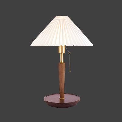 Pleatwood - Pleated wooden table lamp