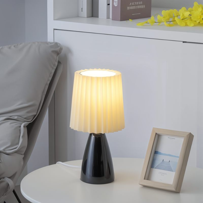 LunaLamp – Moon style table lamp 