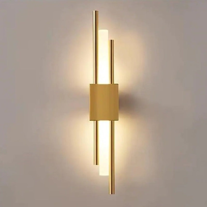 LuminArt - Stijlvolle Zwarte/Gouden LED Wandlamp voor Slaapkamer