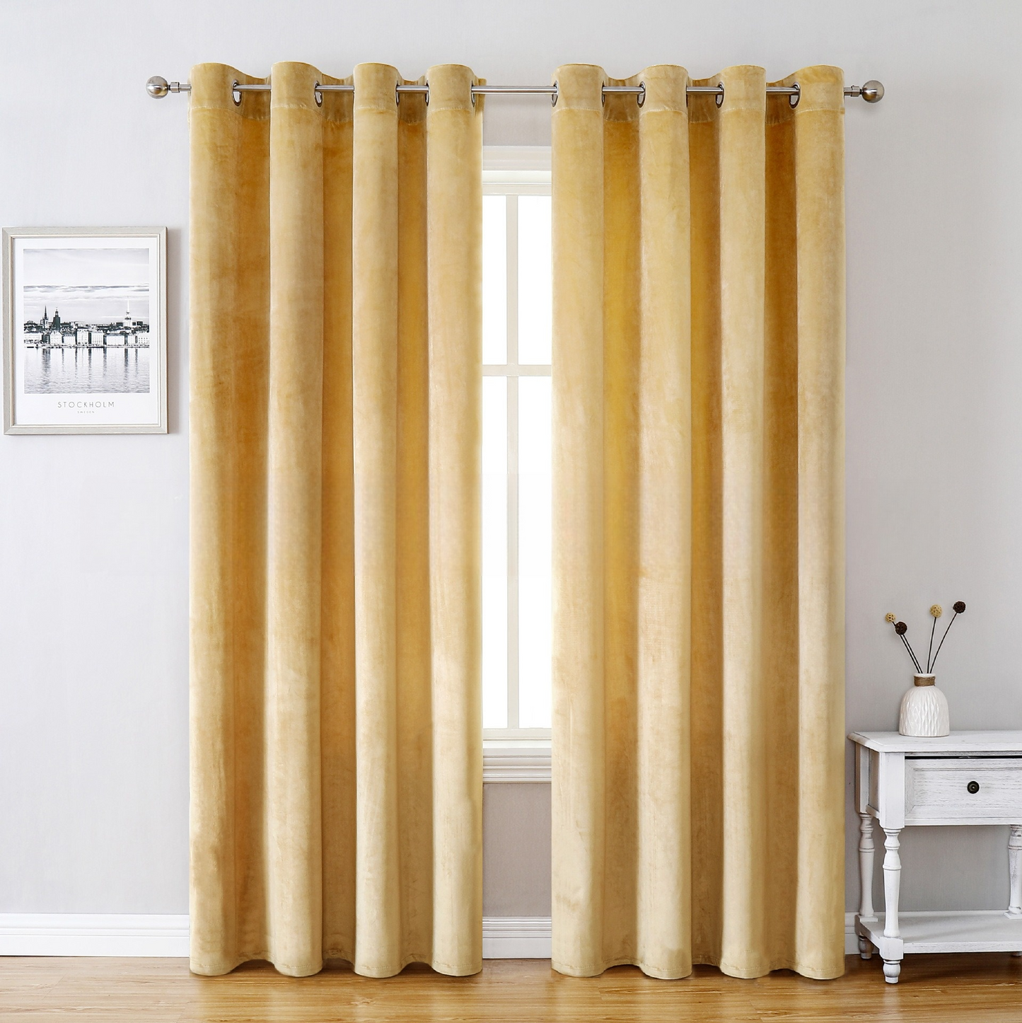 SleekVelvet - Modern Velvet Curtains, Plain and Thermal for Maximum Comfort 