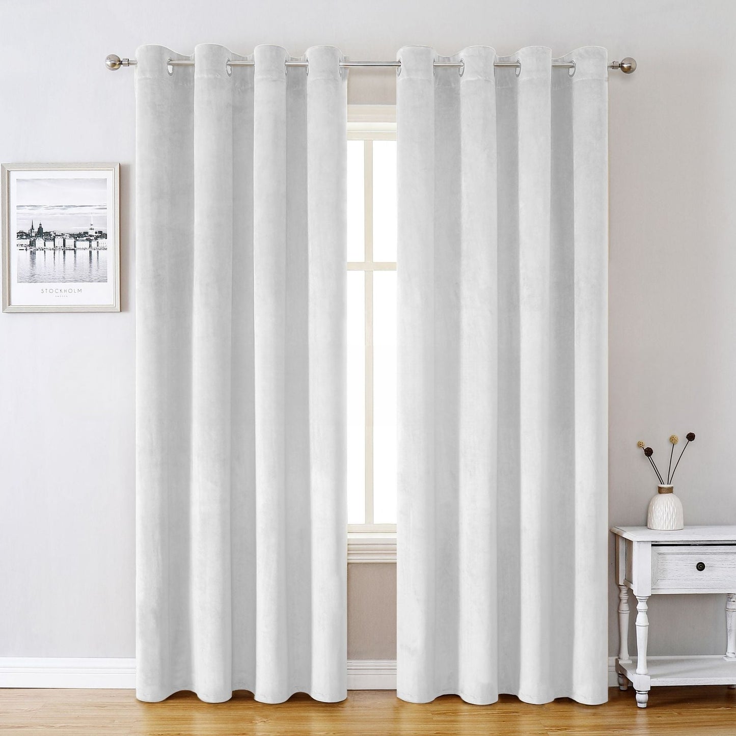 SleekVelvet - Modern Velvet Curtains, Plain and Thermal for Maximum Comfort 