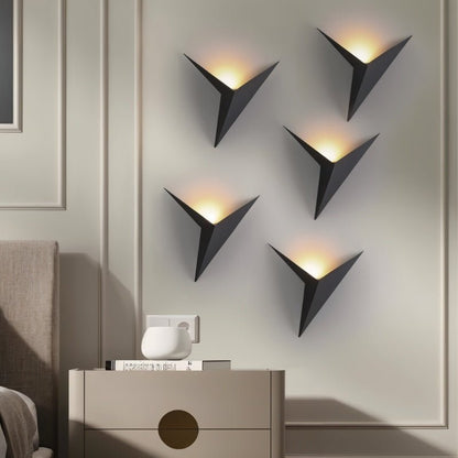 Ezio Wall Lamp - Elegant Lighting for Your Space 