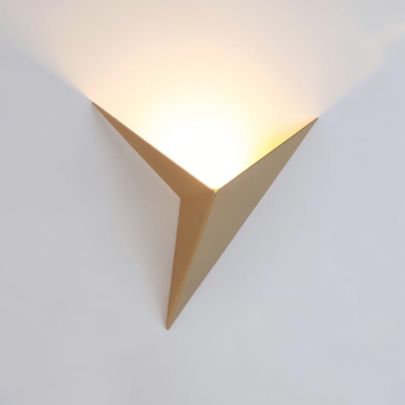 Ezio Wall Lamp - Elegant Lighting for Your Space 