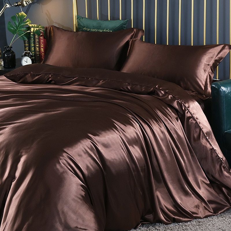 Luxury Silk Bedding Set - 4 Pieces (1 Flat Sheet + 1 Duvet Cover + 2 Pillowcases) 