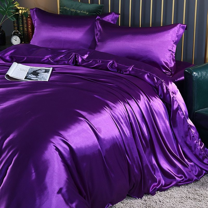 Luxury Silk Bedding Set - 4 Pieces (1 Flat Sheet + 1 Duvet Cover + 2 Pillowcases) 