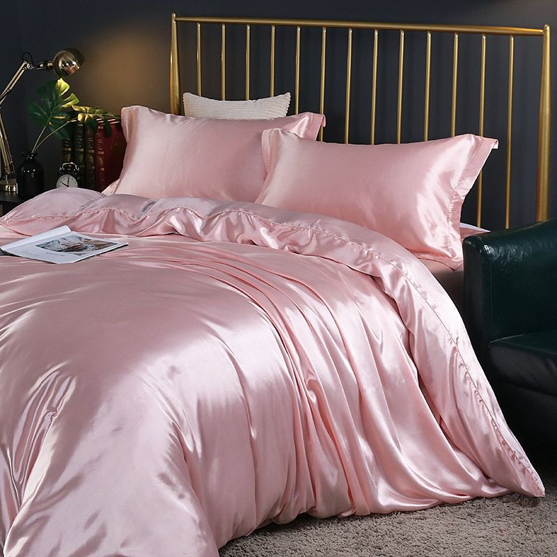 Luxury Silk Bedding Set - 4 Pieces (1 Flat Sheet + 1 Duvet Cover + 2 Pillowcases) 