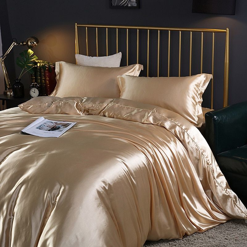 Luxury Silk Bedding Set - 4 Pieces (1 Flat Sheet + 1 Duvet Cover + 2 Pillowcases) 