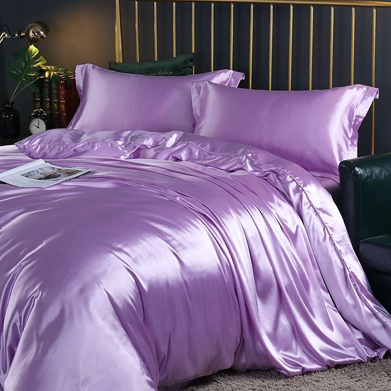 Luxury Silk Bedding Set - 4 Pieces (1 Flat Sheet + 1 Duvet Cover + 2 Pillowcases) 