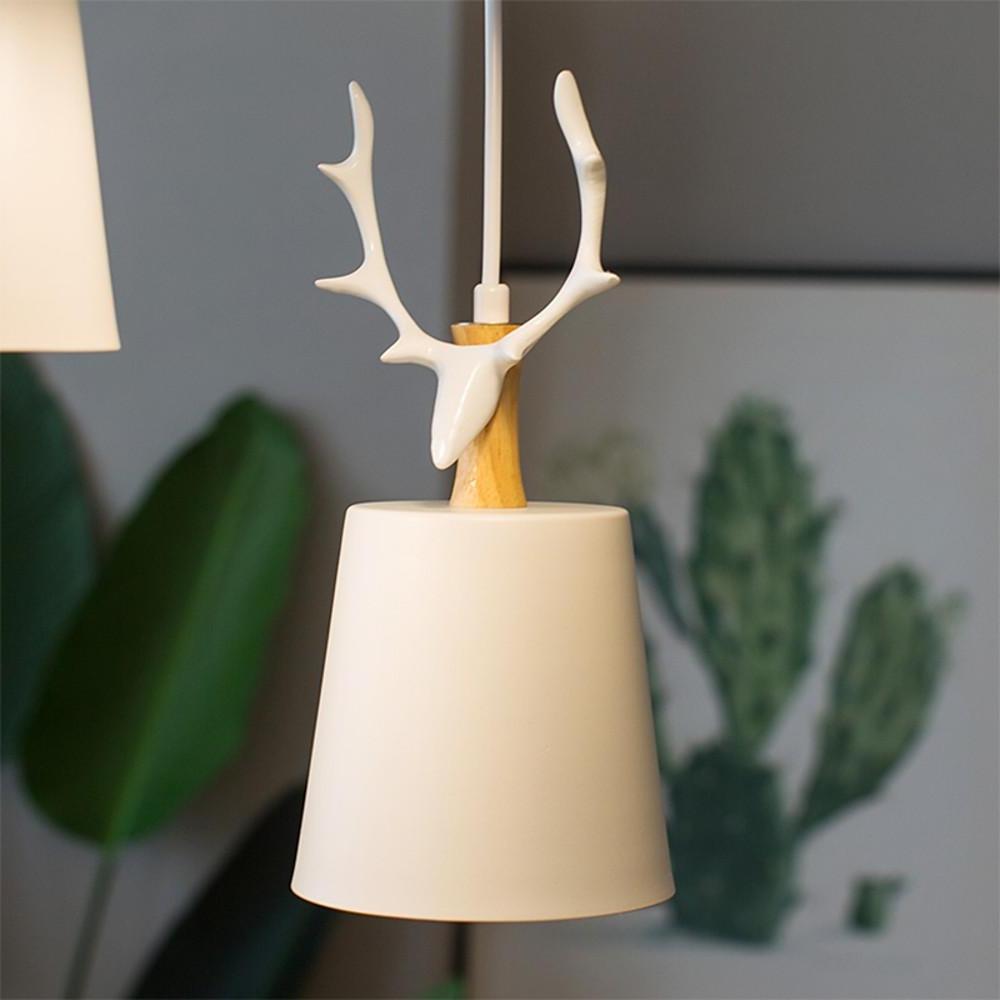 NatureLuxe – LED pendant lamp with deer antler design 