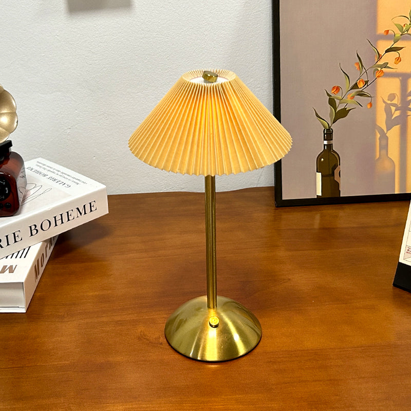 LumiScandi - Table Lamp with Minimalist and Wireless Design 