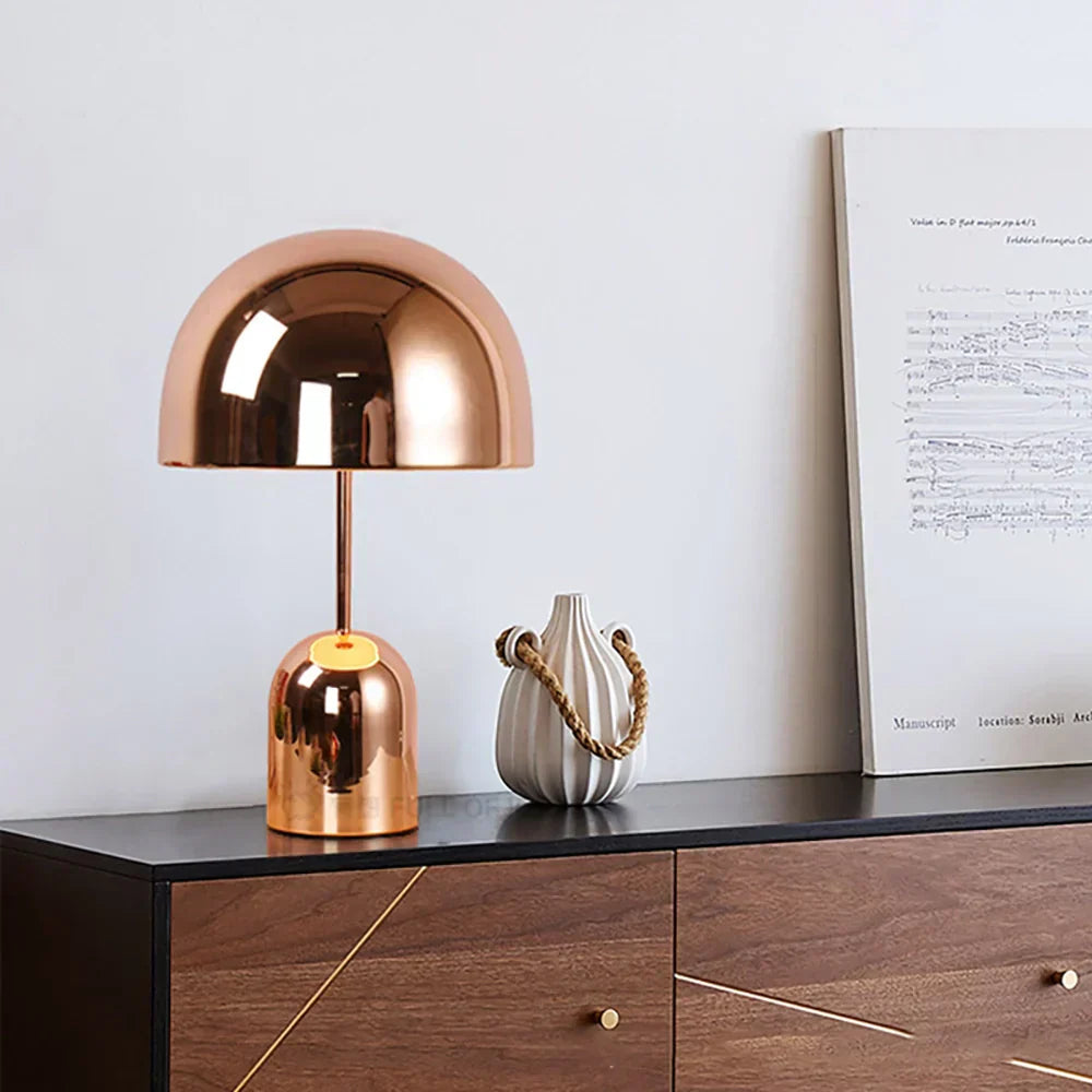 CapLight - Stylized Table Lamp 