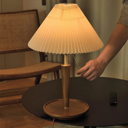 Pleatwood - Pleated wooden table lamp