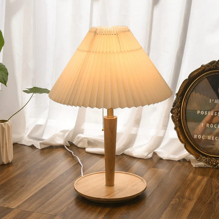 Pleatwood - Pleated wooden table lamp