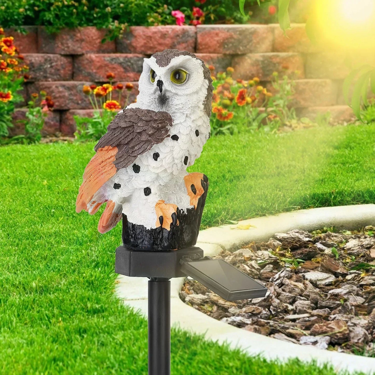 Owlight - Solar garden lamp with decorative pole 