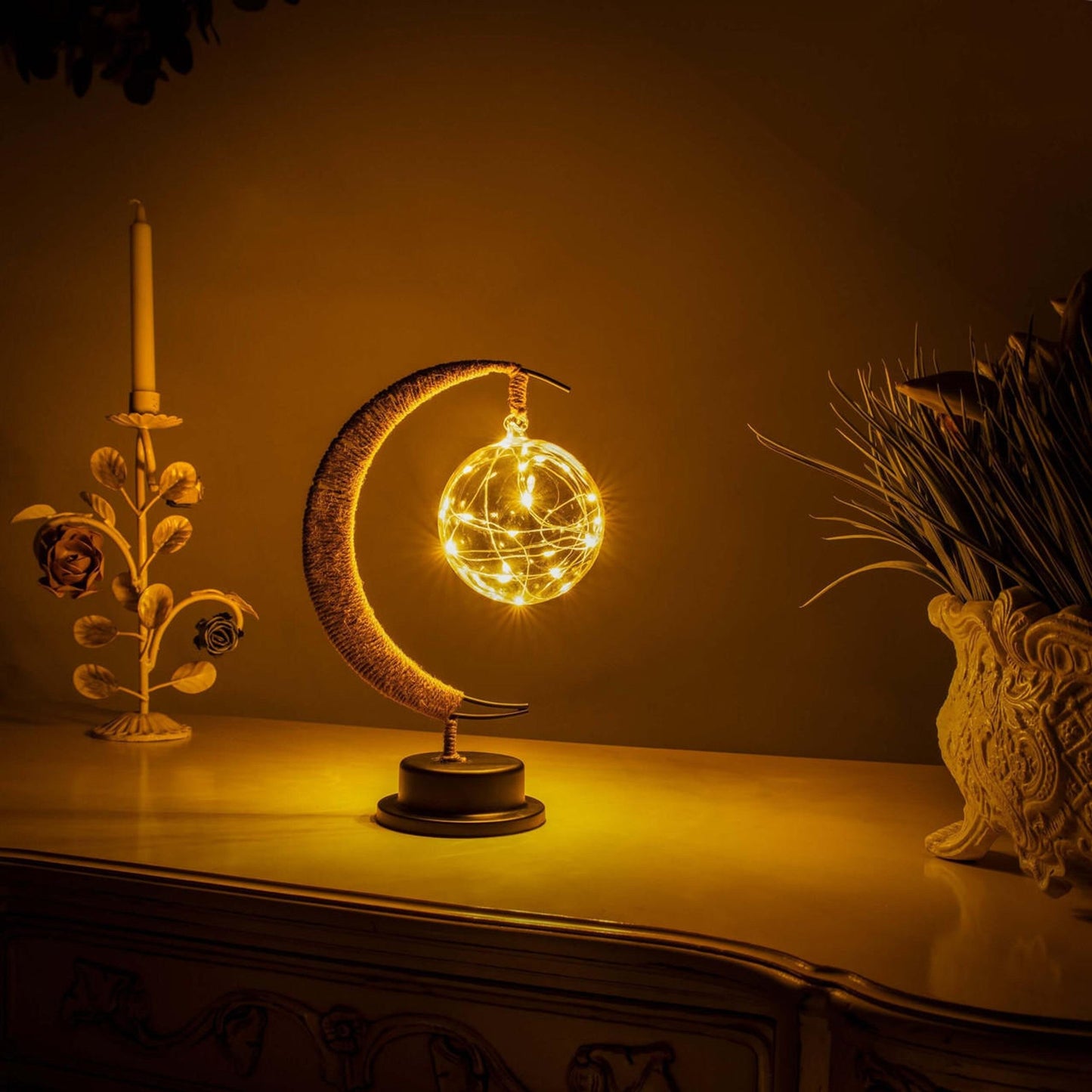 Enchanted – Magical Moon Lamp 