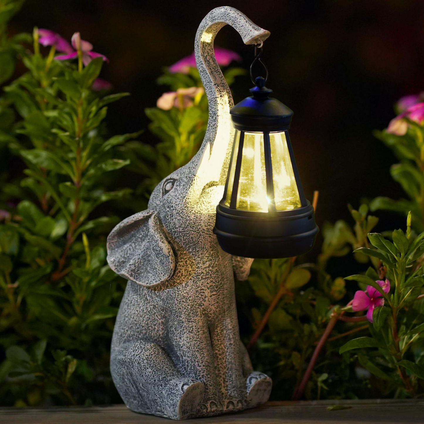 ElephantGlow – Elephant Garden Lamp 